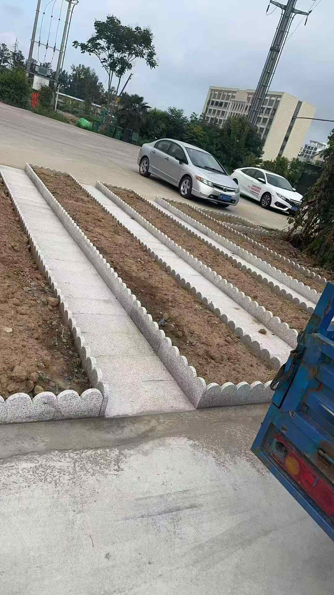 白山芝麻白花边石