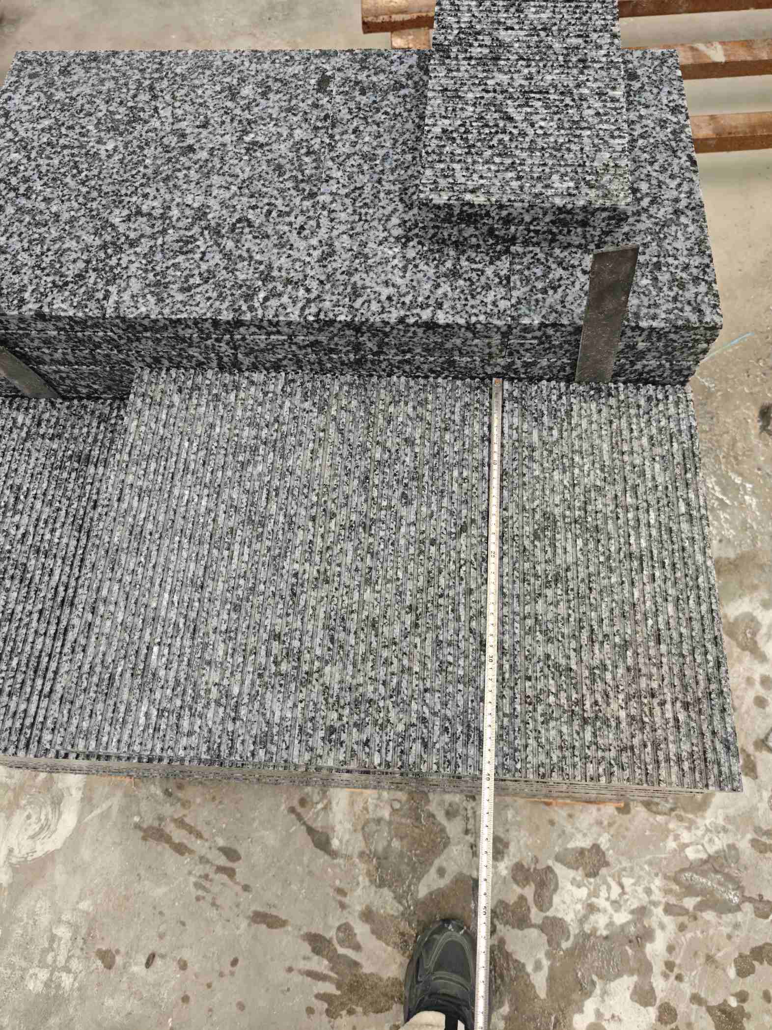 白山芝麻黑拉丝面