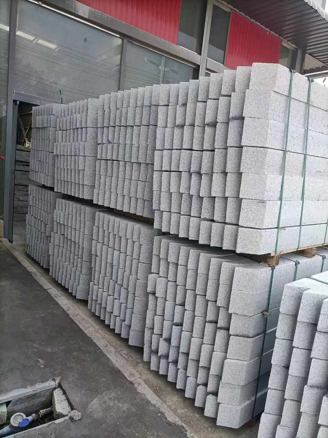 白山芝麻白树围石 树池