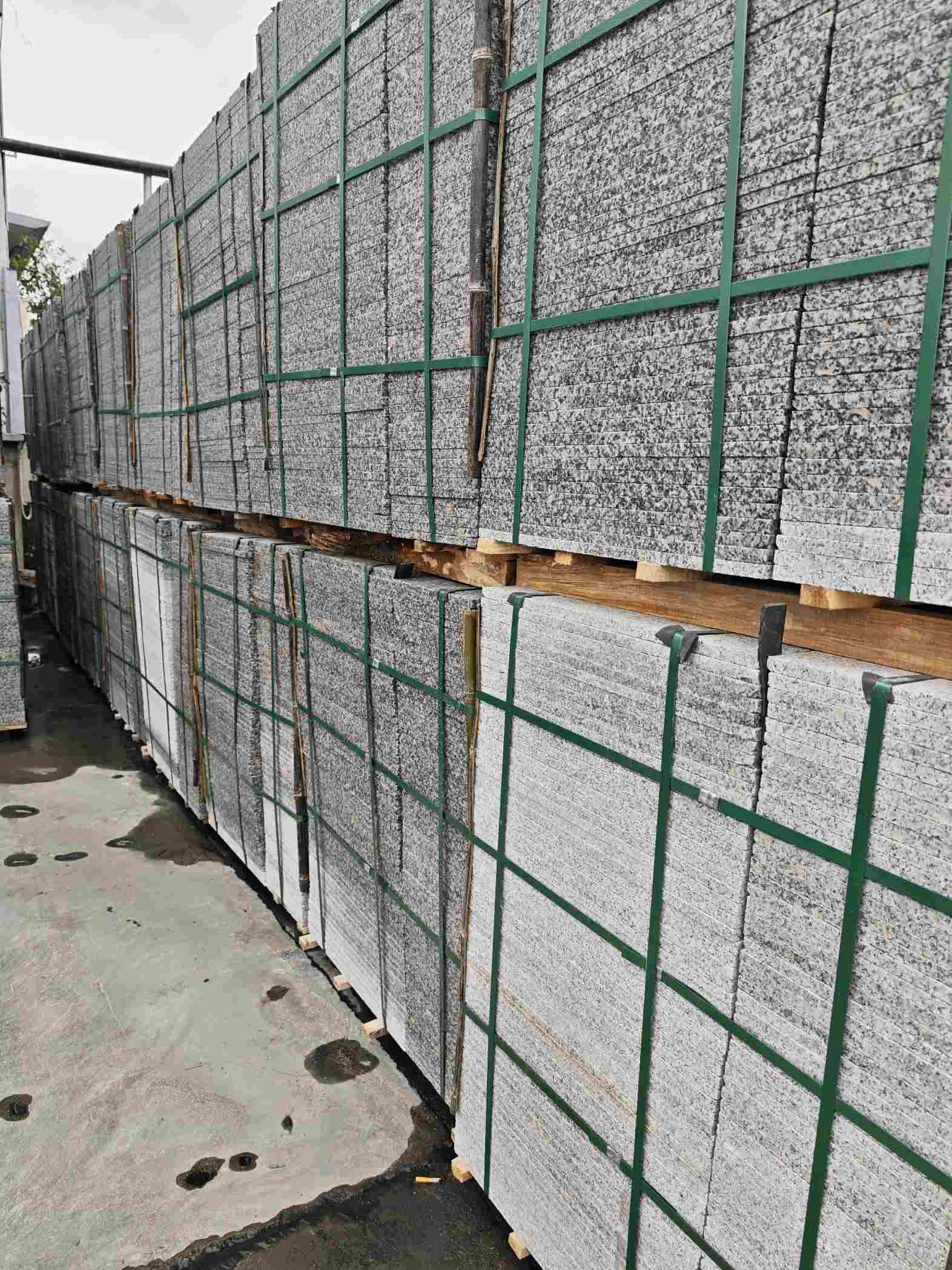 白山芙蓉白地铺石，石材地铺石