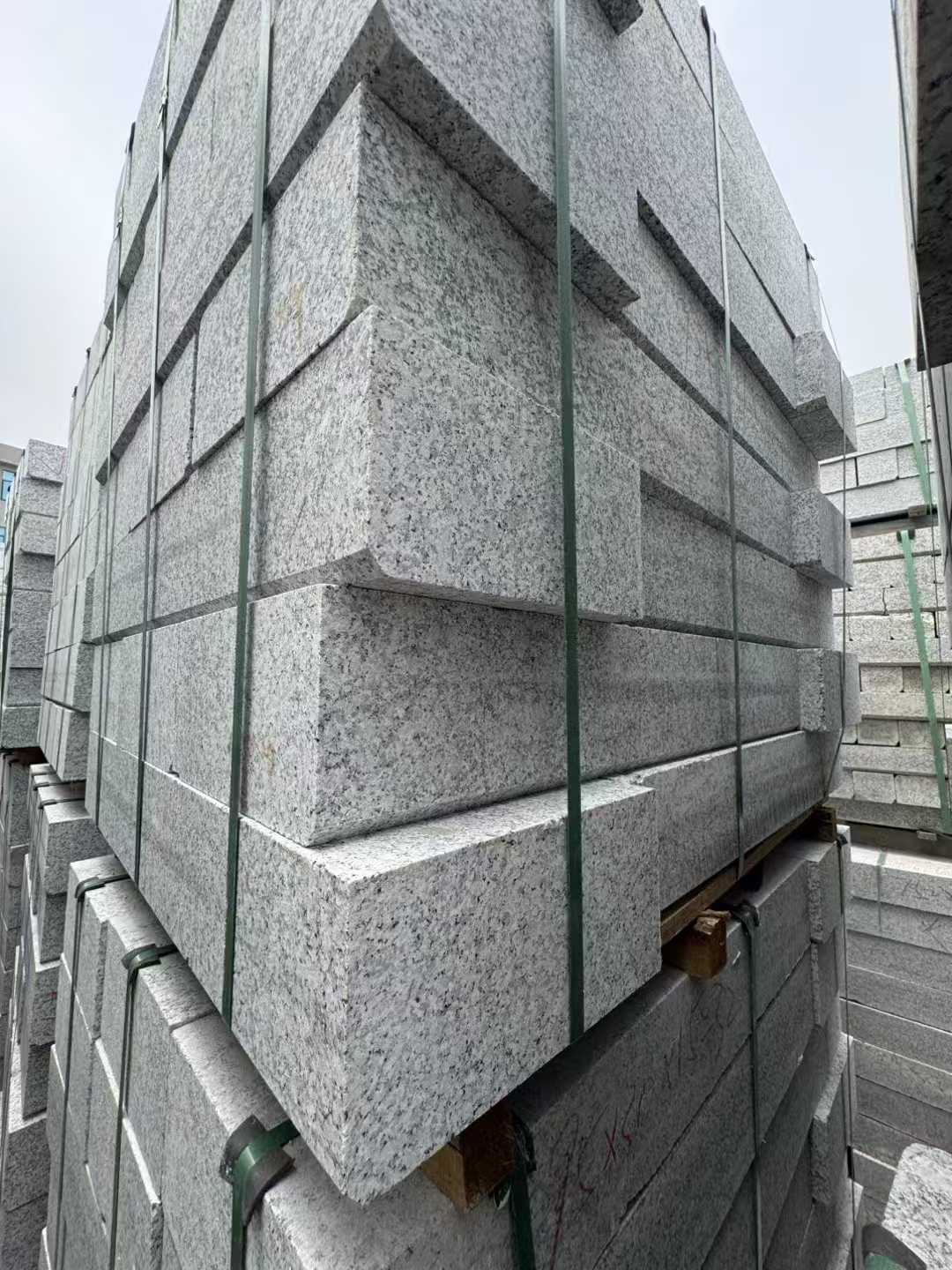 白山芝麻白路牙石 马路牙子