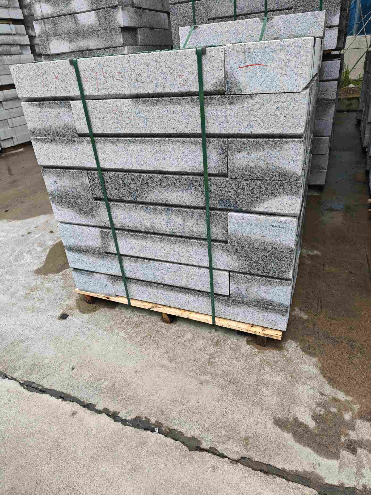 白山芙蓉白路牙石，马路牙子